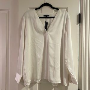 *NEW* XL Banana Republic white V neck blouse